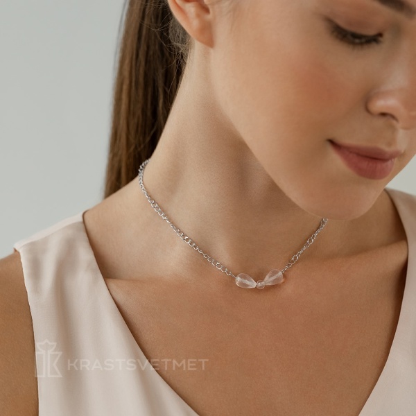 Колье из серебра с бантом из розового кварца